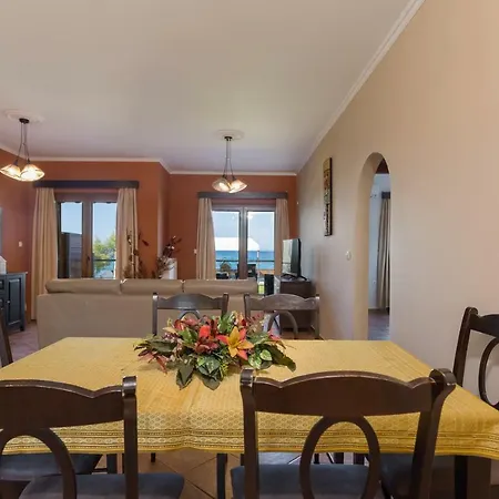 Venetico Beachfront & - 2 Bedroom Appartement