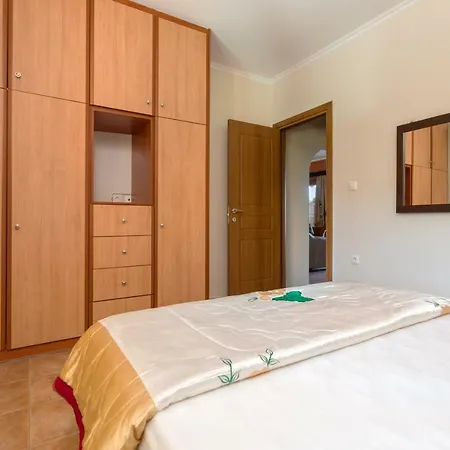 Appartement Venetico Beachfront & - 2 Bedroom *