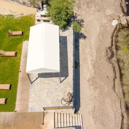 Venetico Beachfront & - 2 Bedroom Аргаси