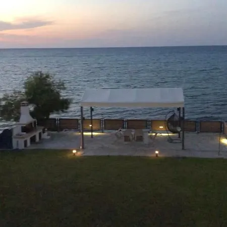 Venetico Beachfront & - 2 Bedroom * Argassi