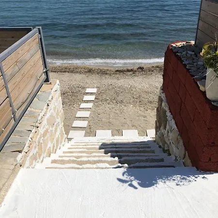 Apartamento Venetico Beachfront & - 2 Bedroom Argassi