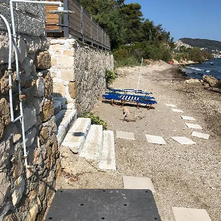 Venetico Beachfront & - 2 Bedroom Apartamento Argassi