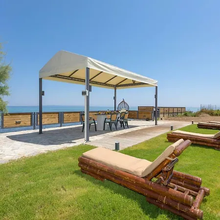 Venetico Beachfront & - 2 Bedroom Apartamento