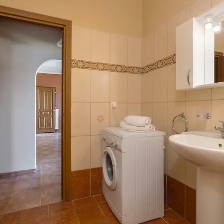 Venetico Beachfront & - 2 Bedroom * Argassi