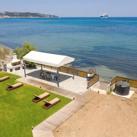 Venetico Beachfront & - 2 Bedroom *