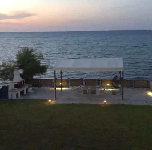 Venetico Beachfront & - 2 Bedroom * Argassi