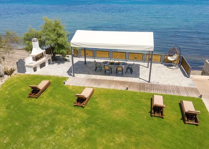 Venetico Beachfront & - 2 Bedroom Argassi