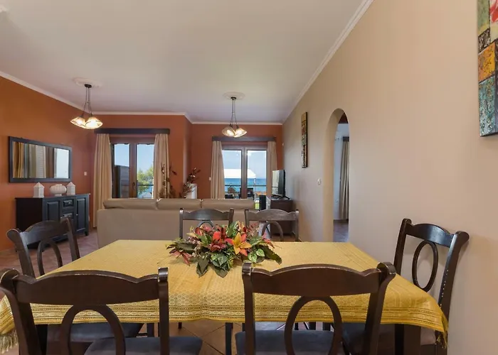 Venetico Beachfront & - 2 Bedroom Apartamento