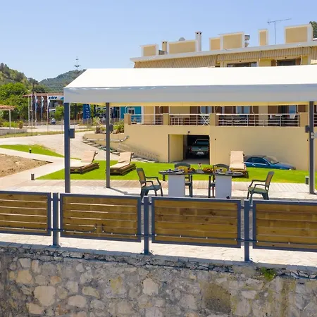Venetico Beachfront & - 2 Bedroom Lägenhet